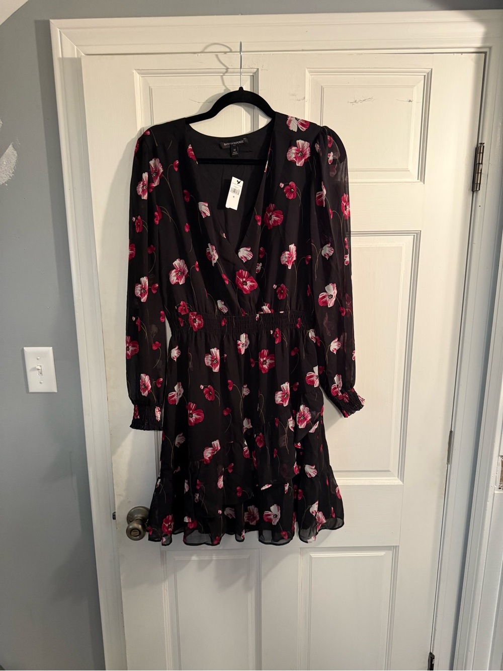 Black Floral V-Neck Long Sleeve Dress